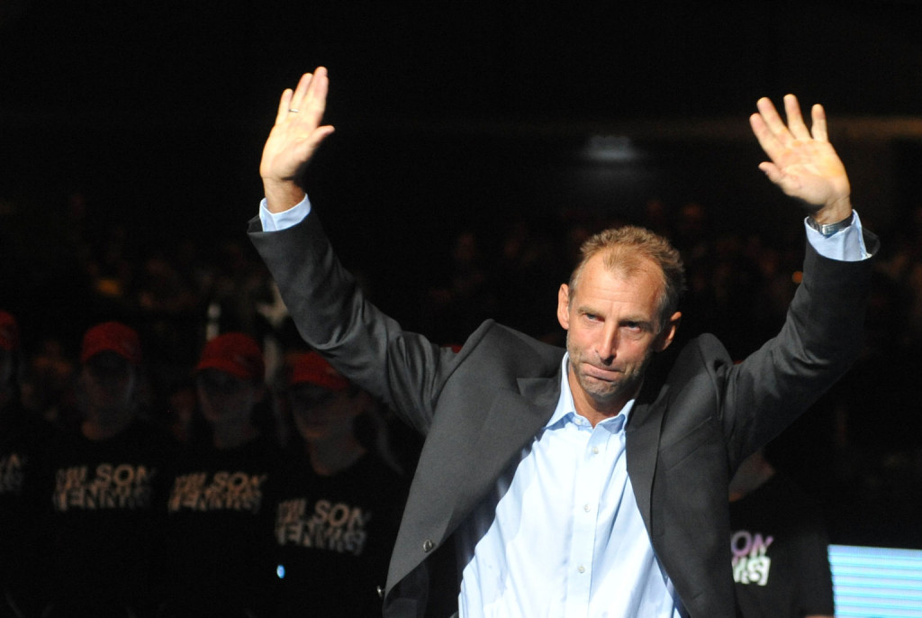 Der ehemalige Weltranglistenerste Thomas Muster hat am Montag beim ATP-Turnier in Wien seine Karriere beendet.