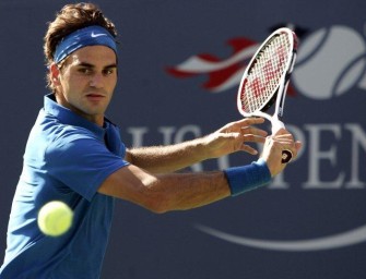 Federer nach Startschwierigkeiten weiter