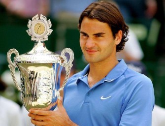 Federer schlägt in Halle auf