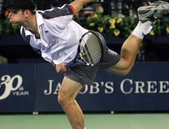 Roddick und Federer erreichen Achtelfinale