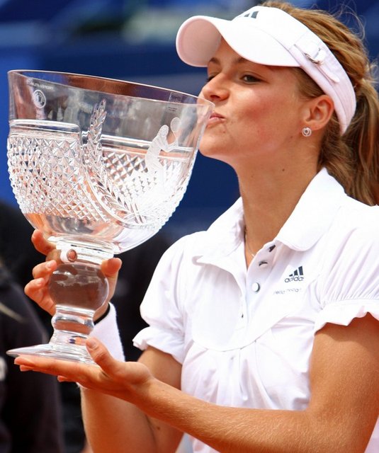 Kirilenko feiert ersten Sieg auf Sand tennis MAGAZIN