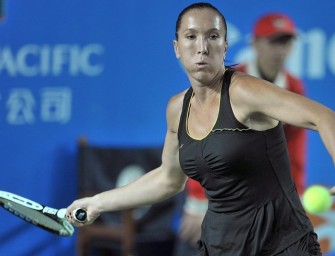 Jankovic müht sich in Paris ins Halbfinale