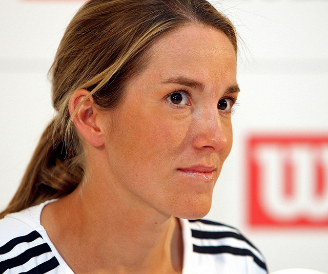 BEL: Justine Henin Announces Her Retirement
