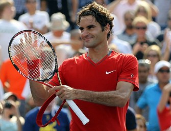 Federer trotz Problemen im Achtelfinale