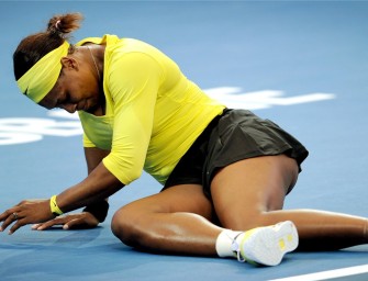 Serena Williams knickt um und muss aufgeben
