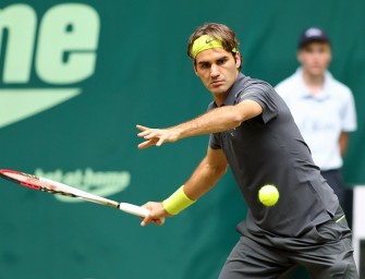 Halle: Federer besiegt Stebe ohne Mühe