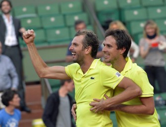 Lokalmatadoren gewinnen Doppel-Titel von Paris