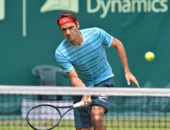 Rekordsieger Federer mit viel Mühe im Viertelfinale von Halle