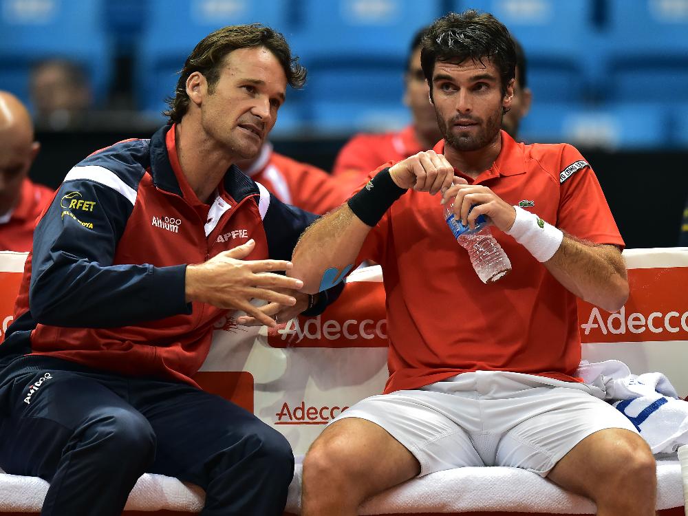Kapitän Moya (l.) mit dem Spanier Pablo Andujar