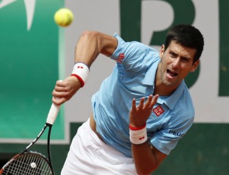 Djokovic und Federer trotz Satzverlusten im Achtelfinale