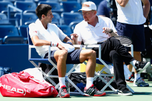 Top-Favorit Djokovic (l.) mit Trainer Boris Becker