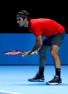 Roger Federer bei der Premiere mit seinem neuen Schuh: 