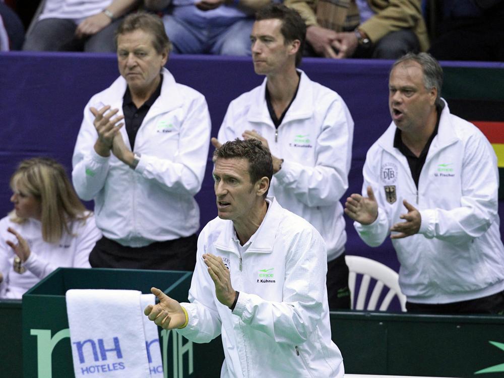 Patrik Kühnen (vorne) lobt die neue Davis Cup-Führung