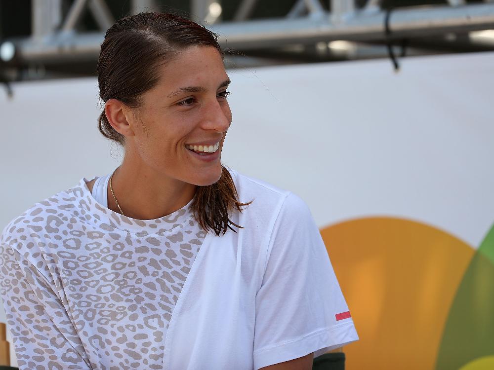 Andrea Petkovic gratuliert ihrer Freundin Kerber