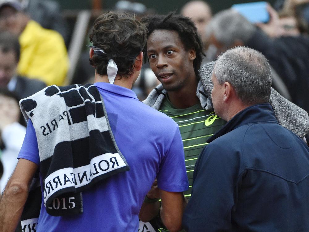 Zu dunkel: Federer gegen Monfils abgebrochen