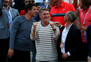 Jubelte schon beim Sieg in der zweiten Runde seiner Ana zu: Fußball-Weltmeister Bastian Schweinsteiger