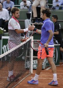 Wawrinka warf Landsmann Federer (r.) in drei Sätzen aus dem Turnier in Paris