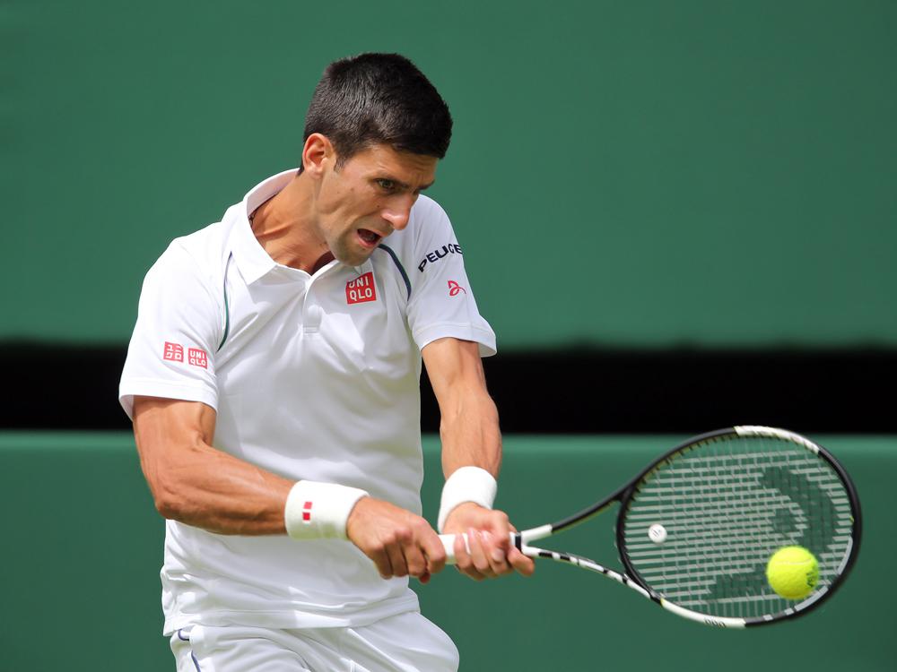 Novak Djokovic steht in Wimbledon in Runde drei