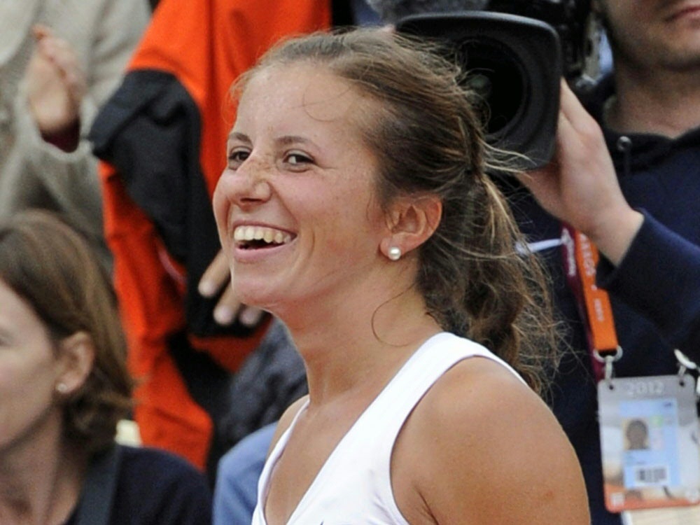 Beck setzt sich gegen Hlavackova mit 6:4 und 6:4 durch