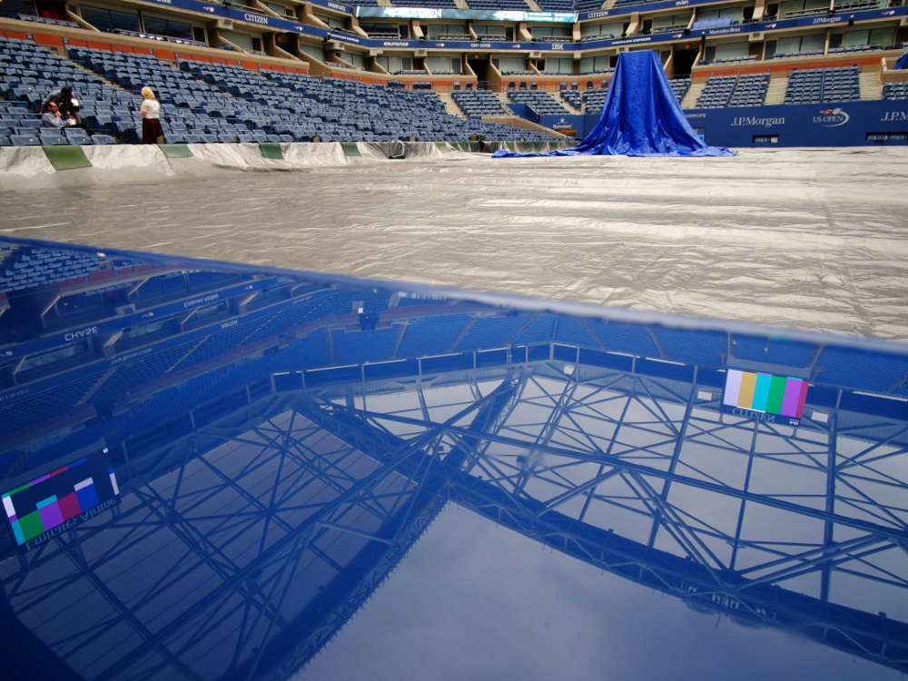 Regen in New York: Auch das Doppel-Halbfinale von Anna-Lena Grönefeld bei den US Open musste verschoben werden