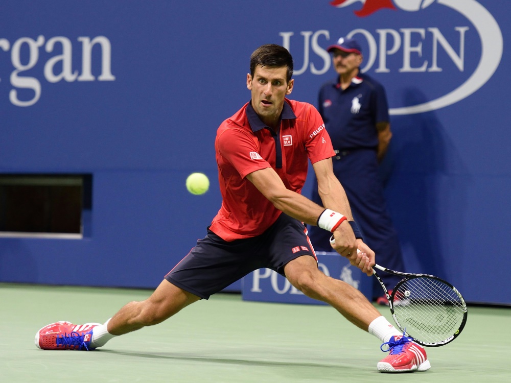 Der topgesetzte Novak Djokovic steht nach einem Viersatz-Sieg im Viertelfinale der US Open