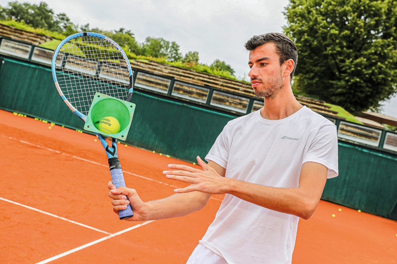 Hütchenübung für besseren Volley beim Tennis