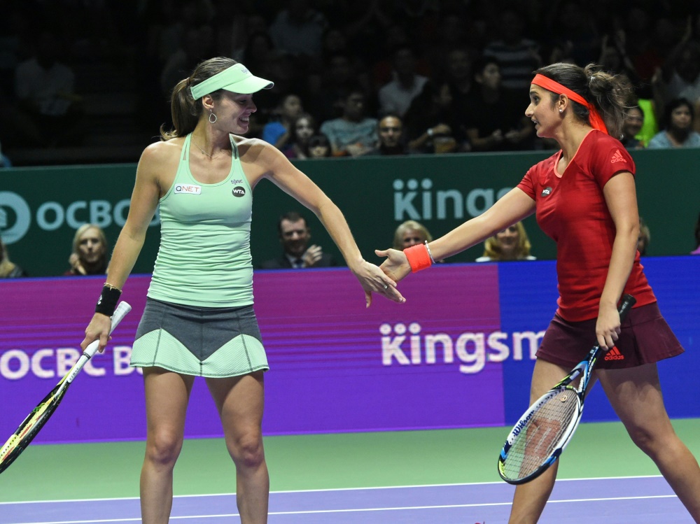 Hingis und Mirza freuen sich über den Sieg im WTA-Finale