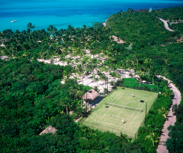 Musha-Cay-at-Copperfield-Bay-Musha-Cay-tennis-courts