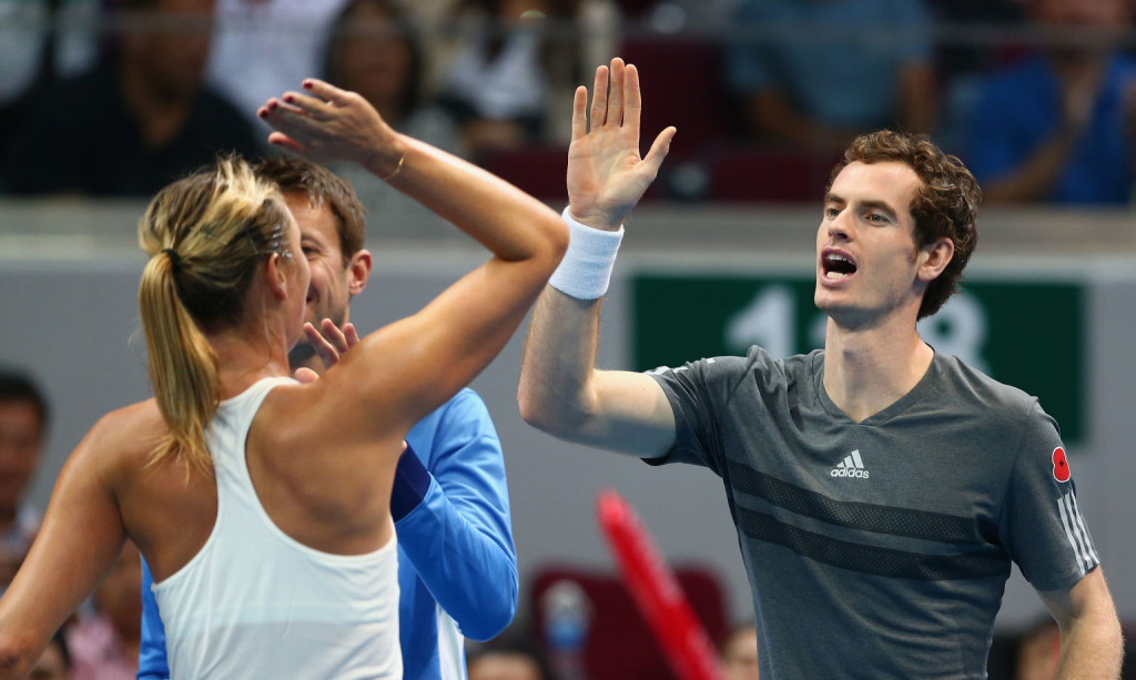 Andy Murray klatscht mit Maria Sharapova ab