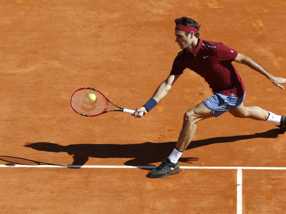 Federer meldet sich mit Sieg zurück