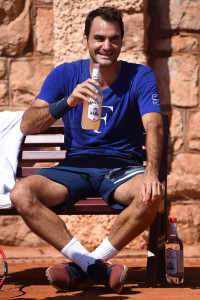 MONTE-CARLO, MONACO - APRIL 10:  Roger Federer of Switzerland takes a break in a practice session during day One of the ATP Monte Carlo Masters, at the Monte-Carlo Country Club on April 10, 2016 in Monte-Carlo, Monaco.  (Photo by Valerio Pennicino/Getty Images)