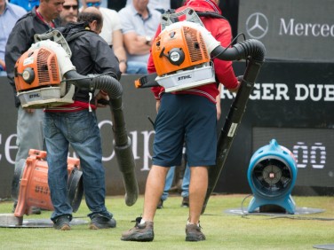 Nasser Rasen: Finale in Stuttgart wird Montag fortgesetzt - tennis MAGAZIN