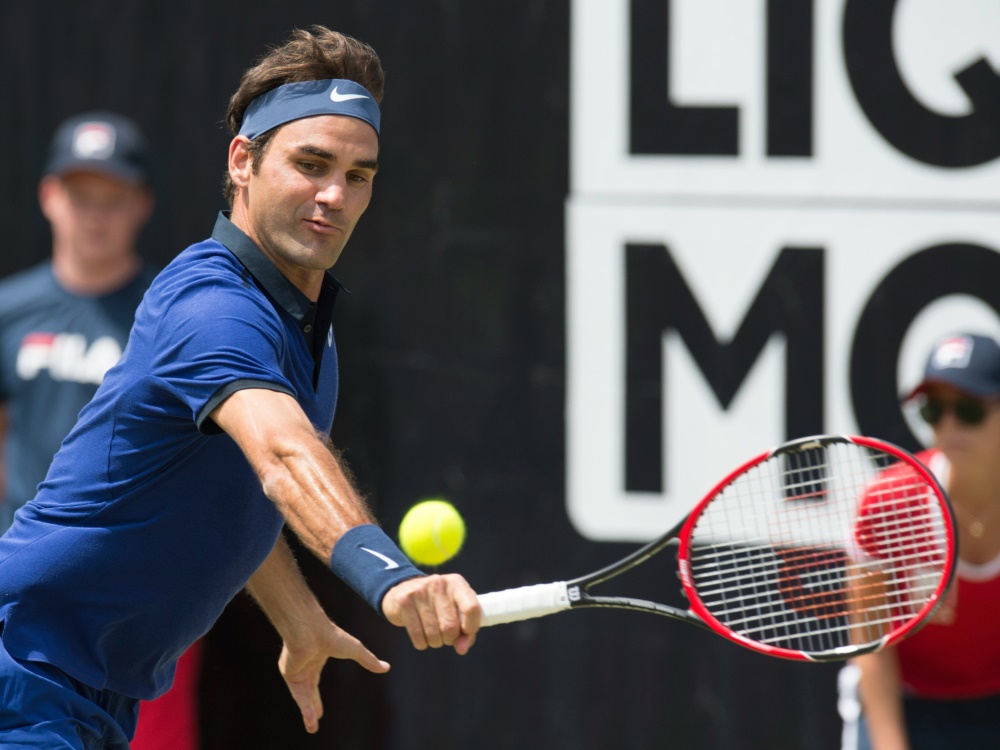 Roger Federer zieht in Stuttgart ins Halbfinale ein
