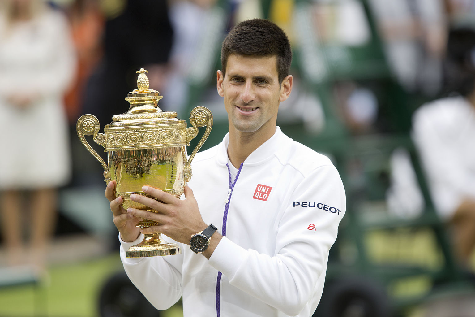 Zwar konnte Novak Djokovic seinen Titel in Wimbledon verteidigen, von seinen zwei Millionen Pfund Preisgeld wird allerdings nichts übrig bleiben.