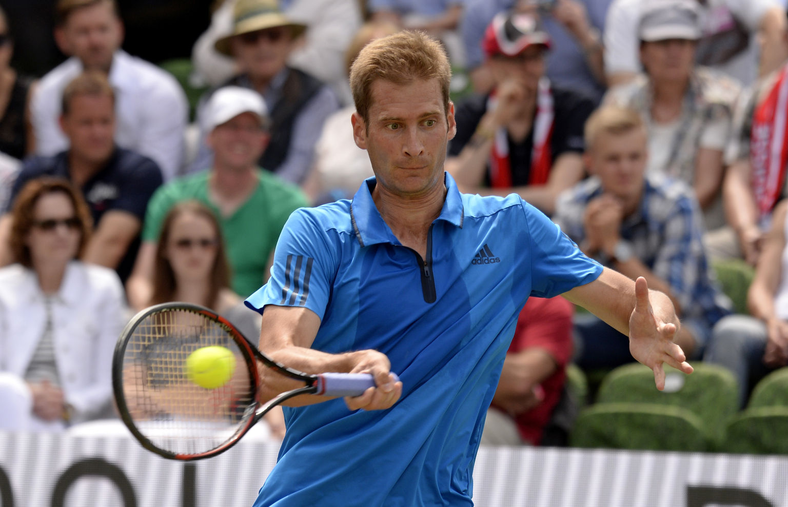 Florian Mayer steht nach seinem Sieg gegen Brian Baker im Achtelfinale von Halle