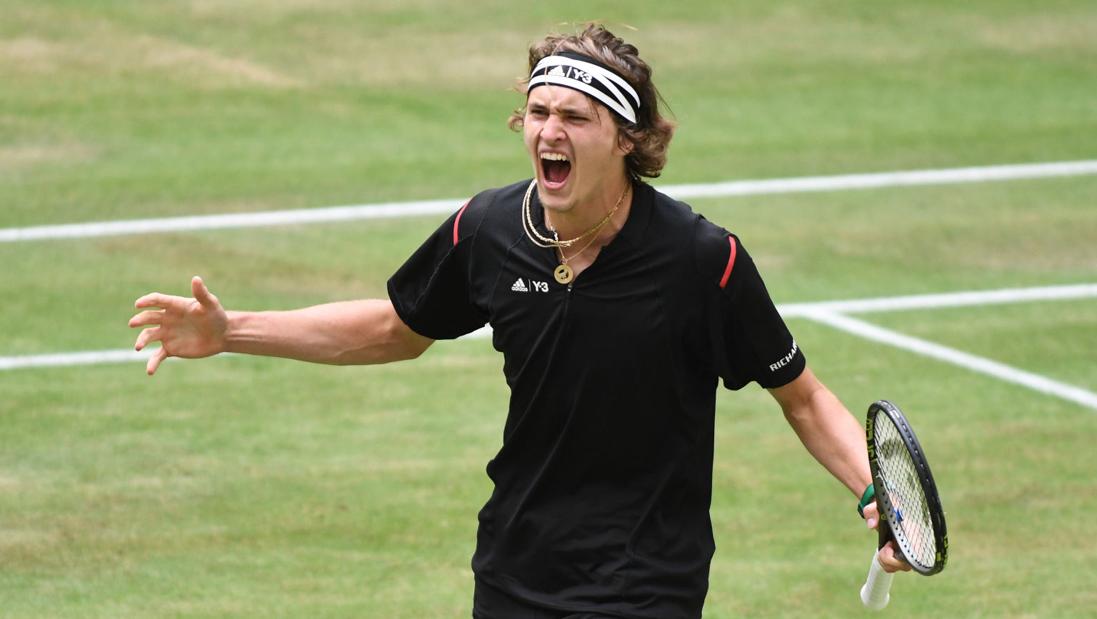 Alexander Zverev rückt Philipp Kohlschreiber in der Weltrangliste immer mehr auf die Pelle. In Wimbledon möchte er wie zuletzt in Halle für Furore sorgen.