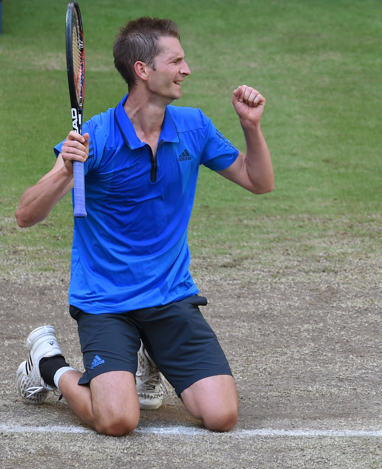 Florian Mayer nach dem Finalerfolg gegen Alexander Zverev in Halle.