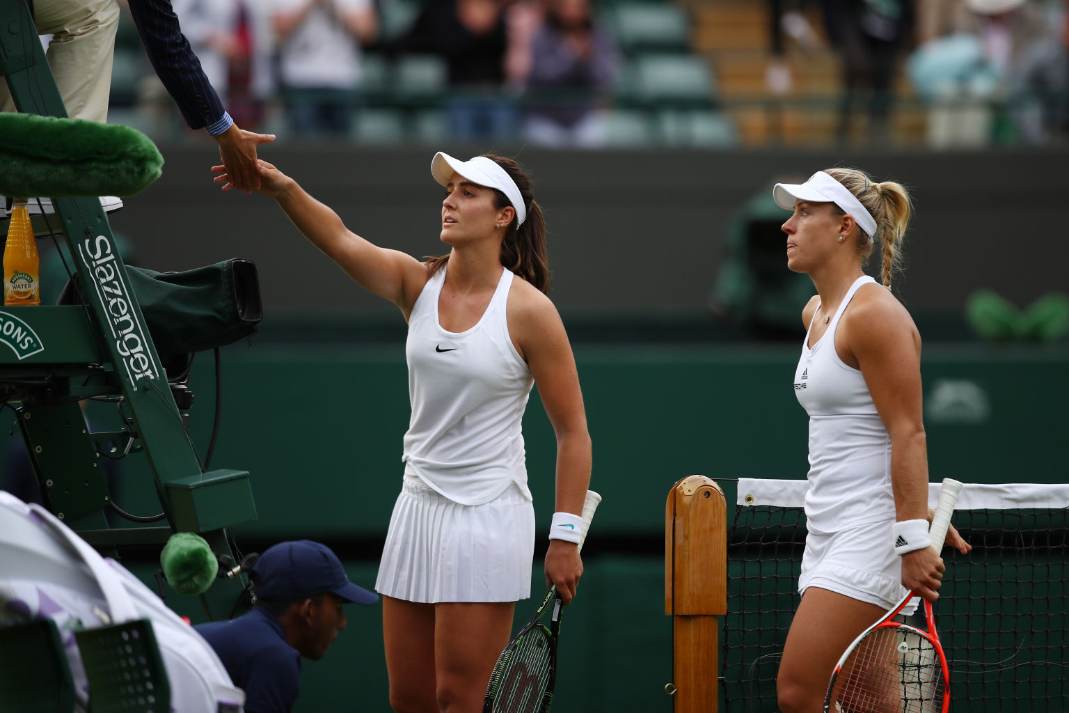 Revanche: Kerber schlug Laura Robson zum Auftakt deutlich.