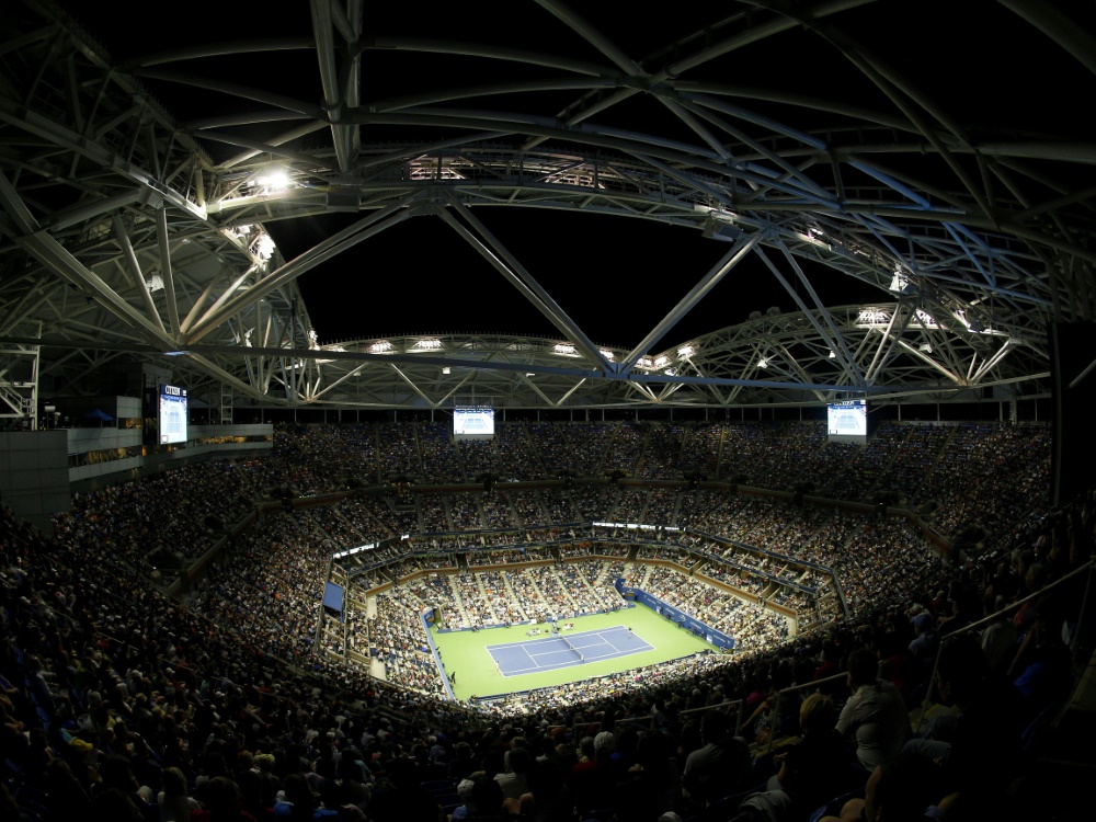 Dach über Arthur Ashe Stadium eingeweiht