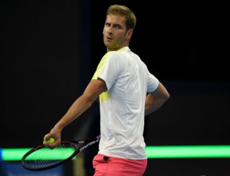 Basel: Mayer besiegt Paire