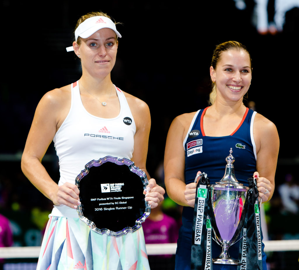 Die Weltranglistenerste Angelique Kerber unterlag im Endspiel des Tennis-Masters in Singapur der Slowakin Dominika Cibulkova / Tennis / Damen /2016 / Saisonabschluss / Singapur / Südostasien / Halle / Indoor / Hartplatz / SPO / Singapore Indoor Stadium / Weltmeisterschaft / Masters / Match