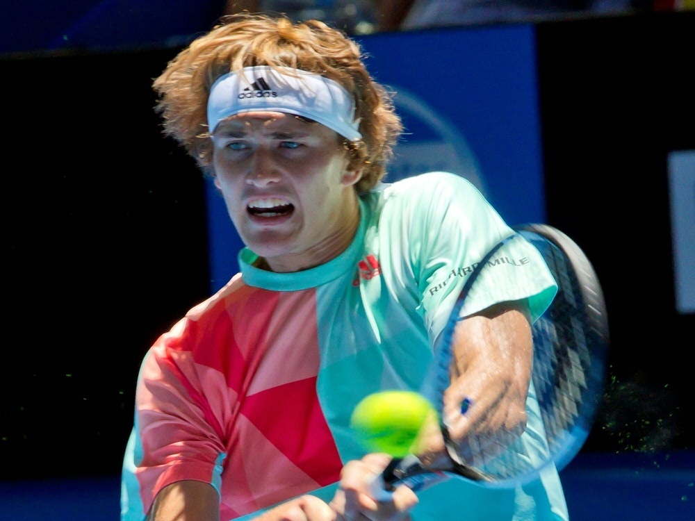 Alexander Zverev besiegt Roger Federer beim Hopman-Cup
