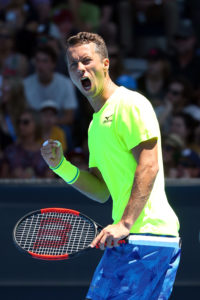 Melbourne, 2. Runde: Istomin schlägt Djokovic, Kohlschreiber Young