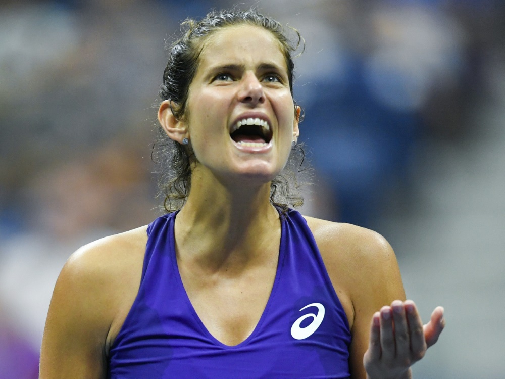 Görges verletzt sich beim Fed Cup am Knie