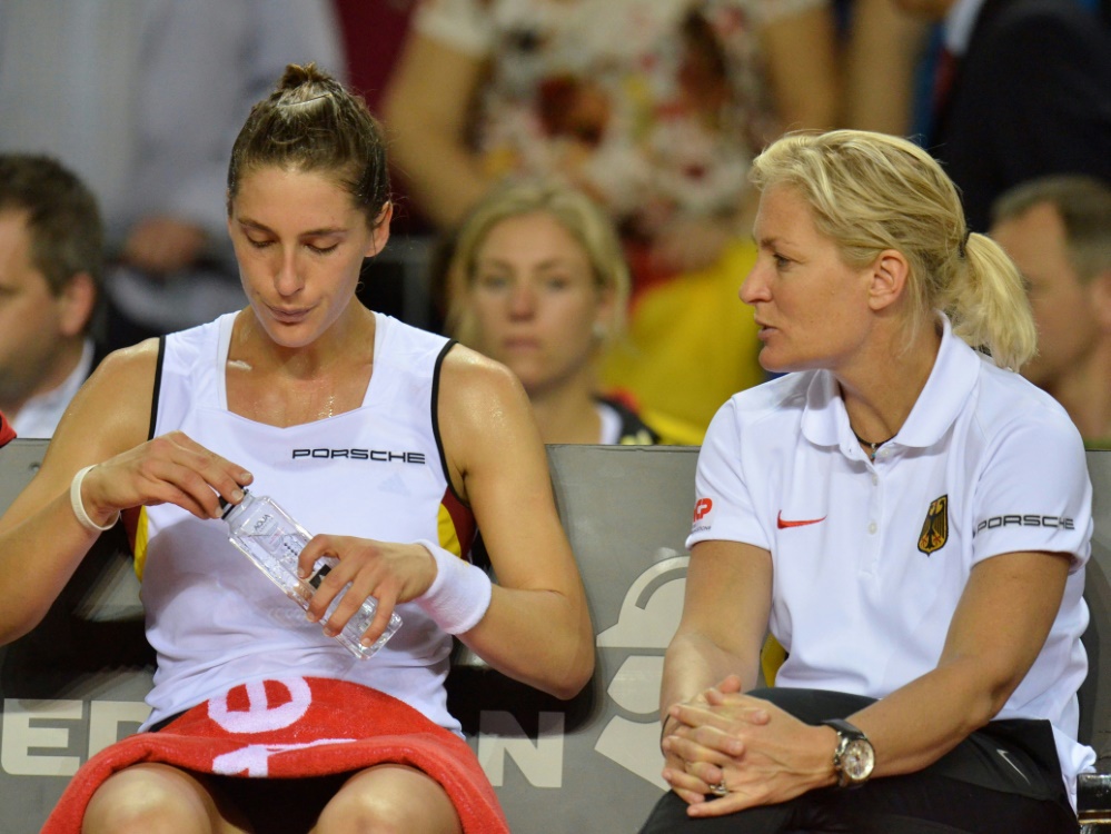 Andrea Petkovic (l.) und Fed-Cup-Chefin Barbara Rittner