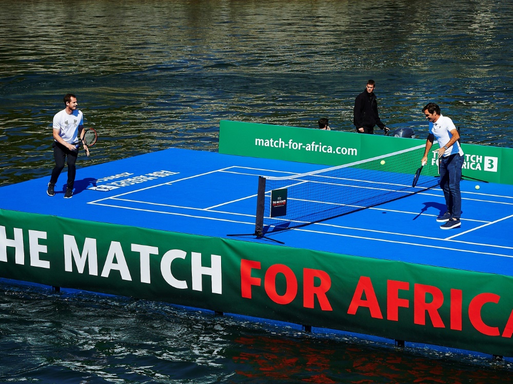 Federer und Murray (v.r.) erspielen 1,3 Millionen Euro
