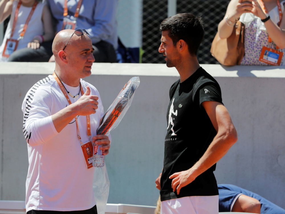 Hofsäß adelt Agassi als „perfekten Trainer“ für Djokovic