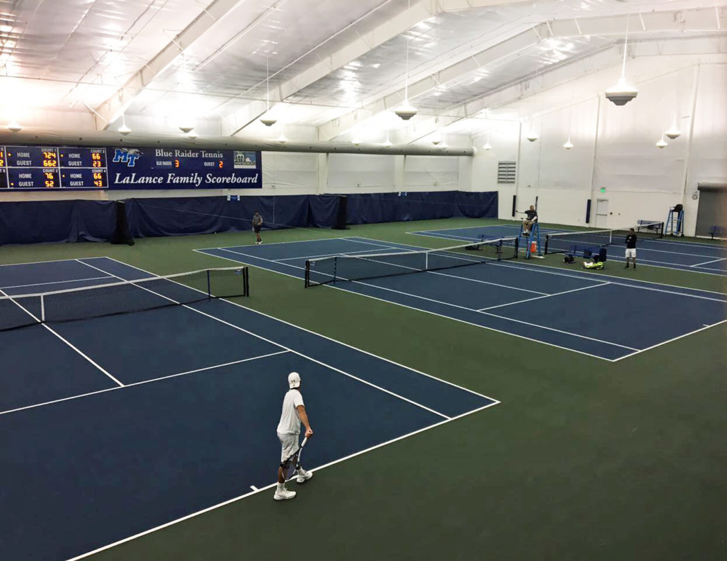 das-wetter-zwang-in-die-halle-neu