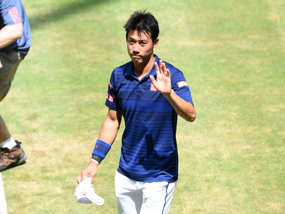 Nishikori wirft im Achtelfinale von Halle das Handtuch