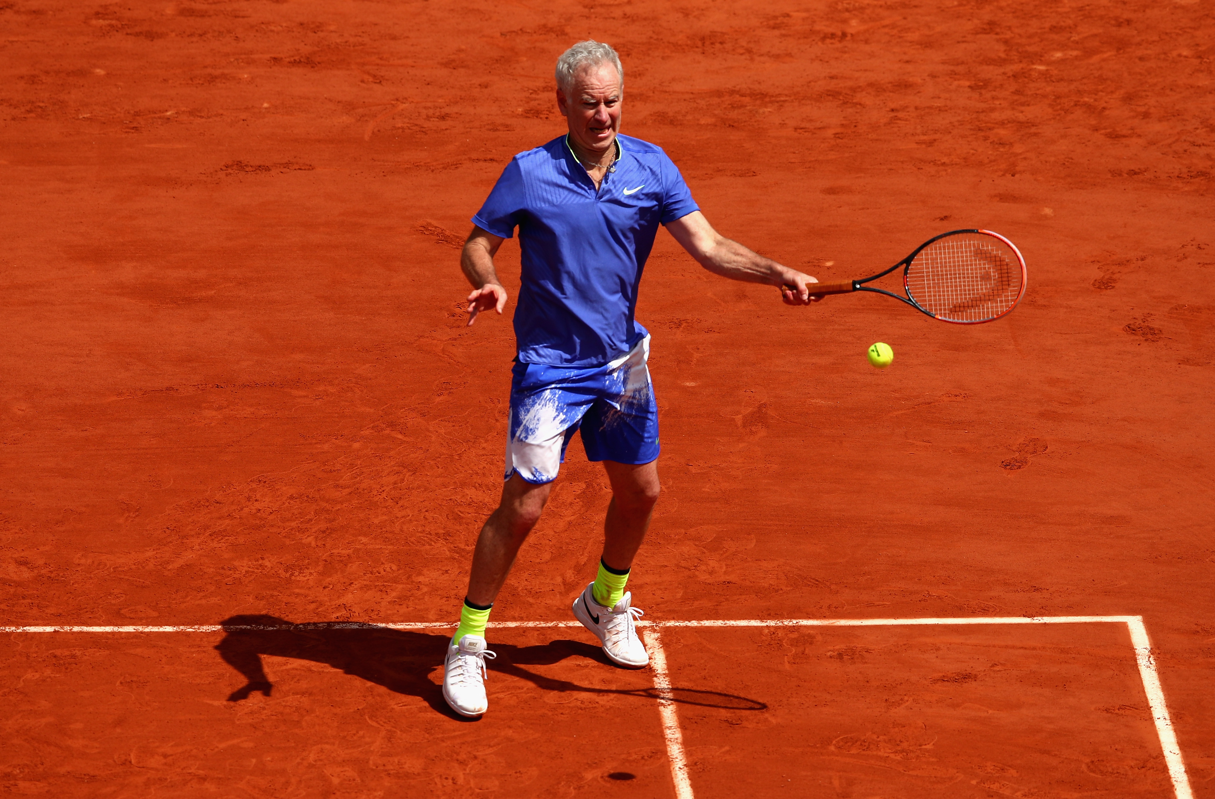 Der 58-jährige McEnroe steht selbst noch regelmäßig auf dem Court, wie bei den French Open in einem Legendenmatch gegen Pete Cash und Michael Chang.